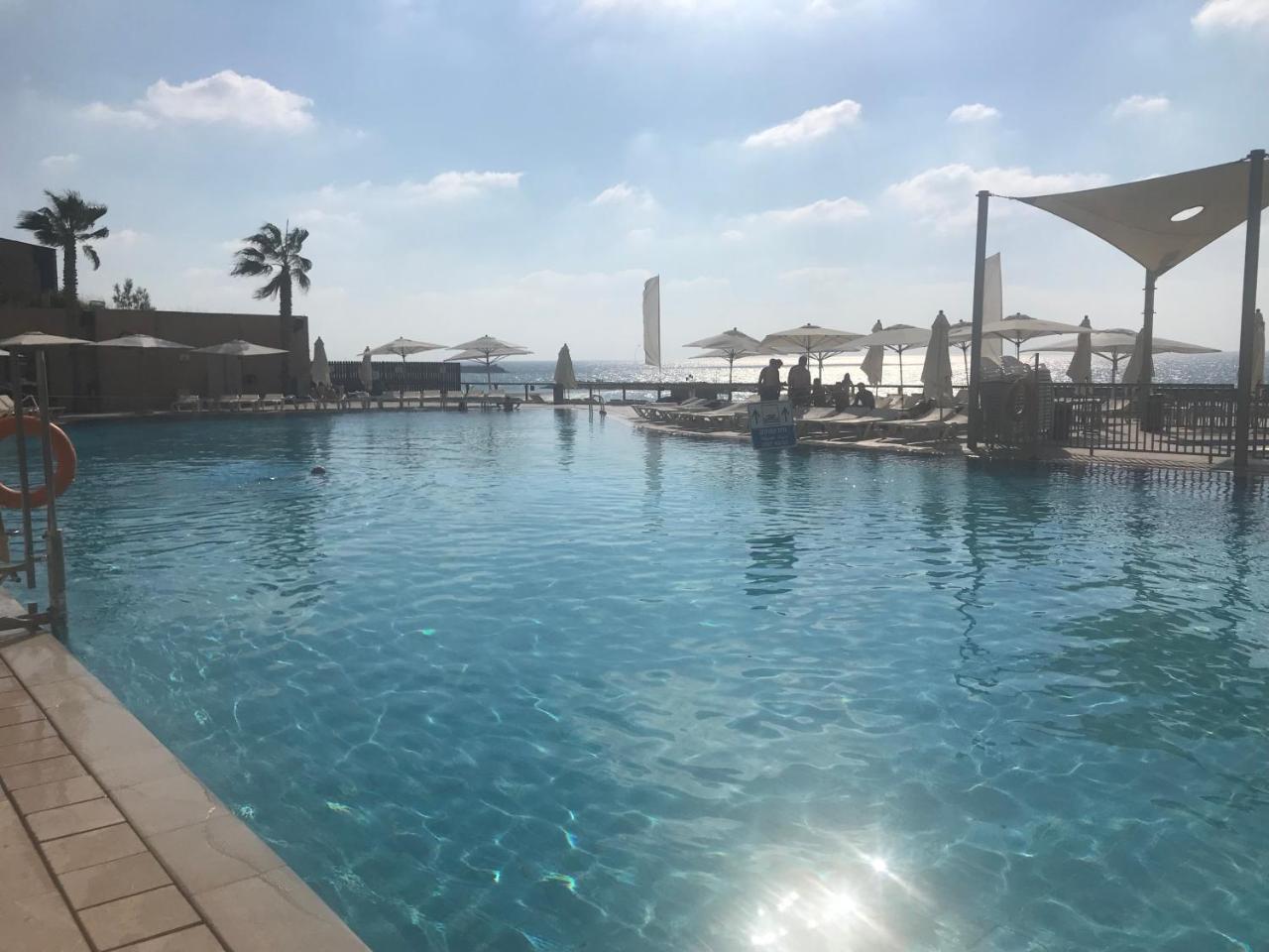 Beach Apartment- Breathtaking Views With Bomb Shelter Herzelia Εξωτερικό φωτογραφία