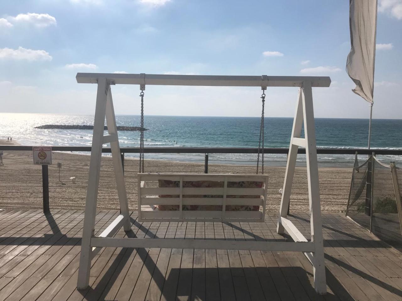 Beach Apartment- Breathtaking Views With Bomb Shelter Herzelia Εξωτερικό φωτογραφία